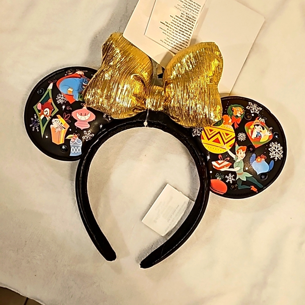 NWT Disney Parks light up Christmas Minnie Mouse ears